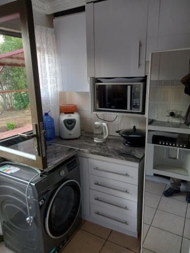 4 Bedroom House For Sale in Aliwal North, Aliwal North — image 4