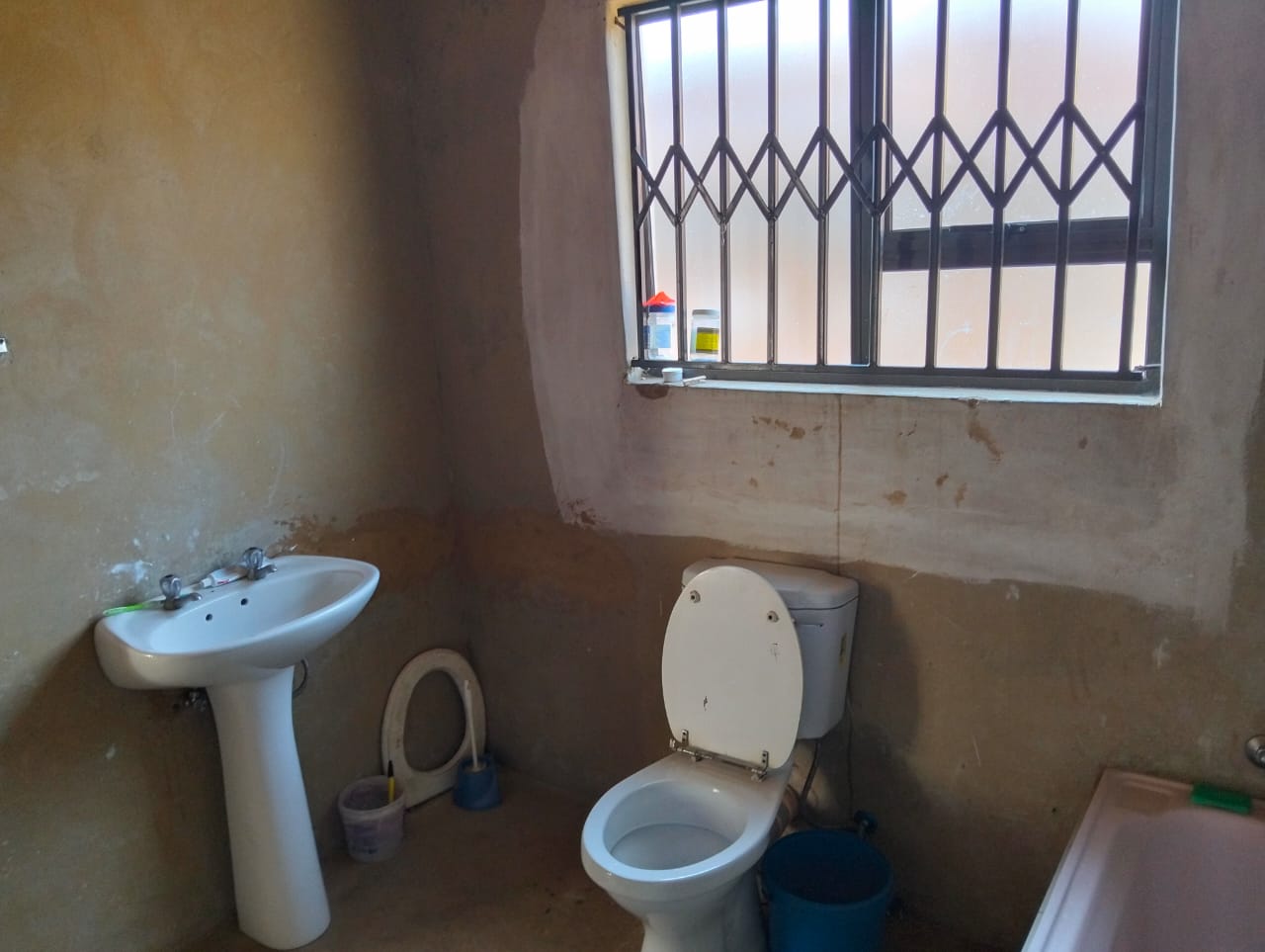 5 Bedroom House For Sale in Vosloorus, Vosloorus — image 10