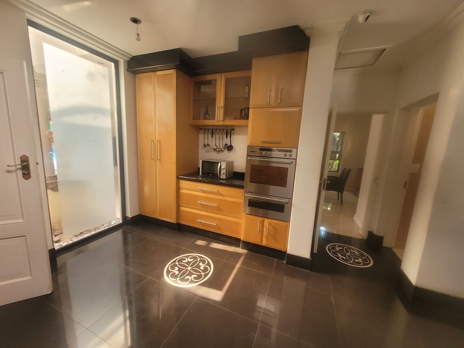 Spacious Family Home with 700m² Roofed Living on 141m² Erf — image 9