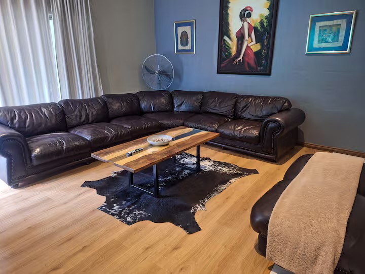 7 Bedroom House For Sale in Gallo Manor, Sandton — image 10