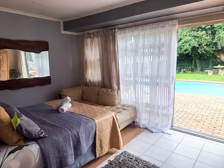 7 Bedroom House For Sale in Gallo Manor, Sandton — image 17