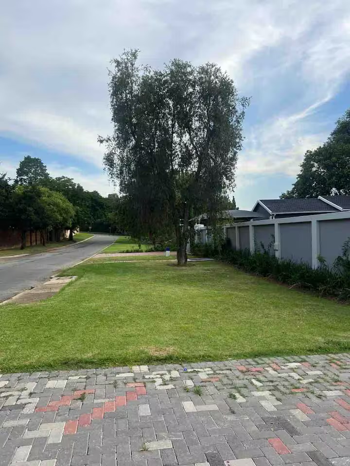 7 Bedroom House For Sale in Gallo Manor, Sandton — image 28