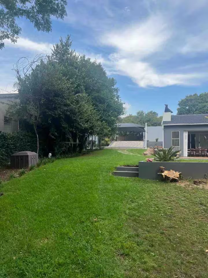 7 Bedroom House For Sale in Gallo Manor, Sandton — image 29