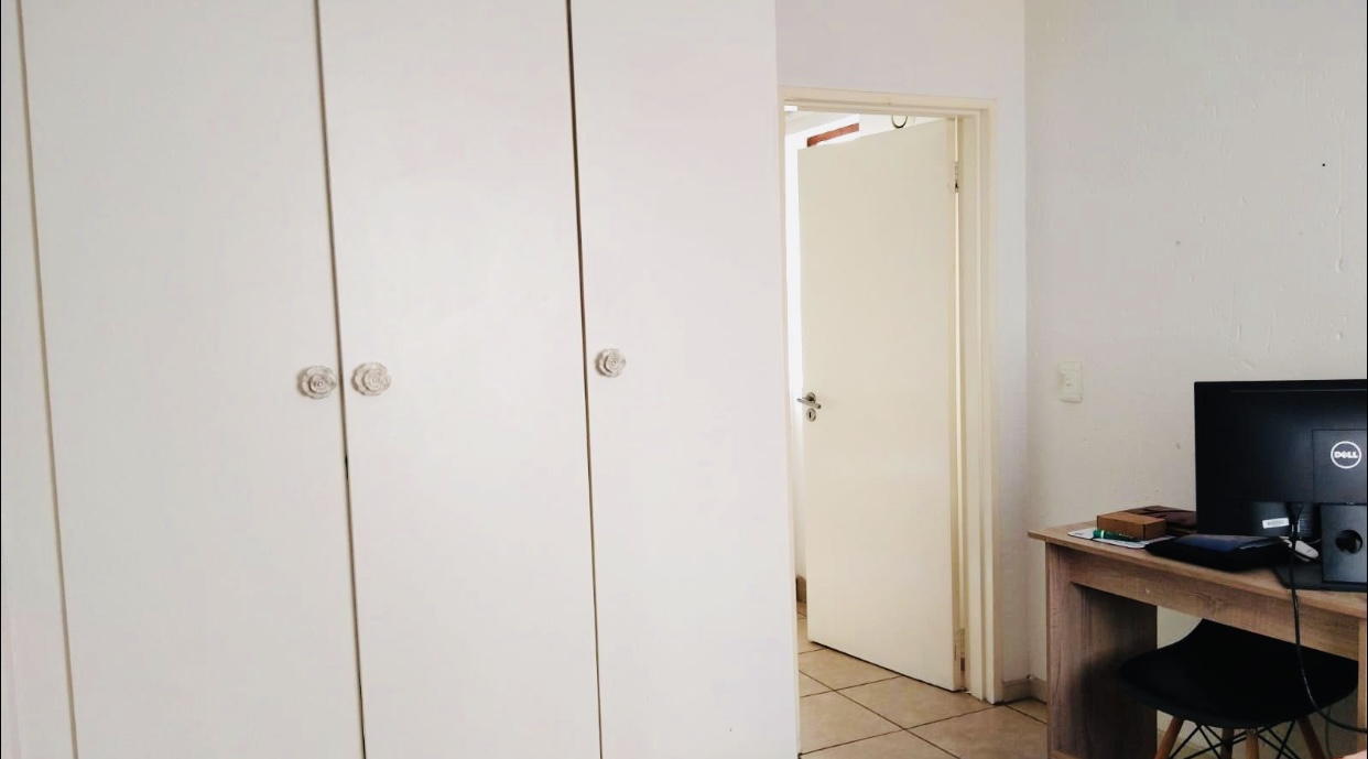 2 Bedroom Apartment / Flat For Sale in Ferndale, Randburg — image 12