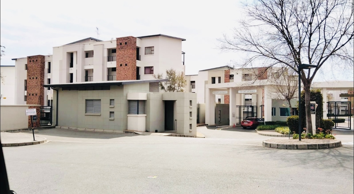 2 Bedroom Apartment / Flat For Sale in Ferndale, Randburg — image 17