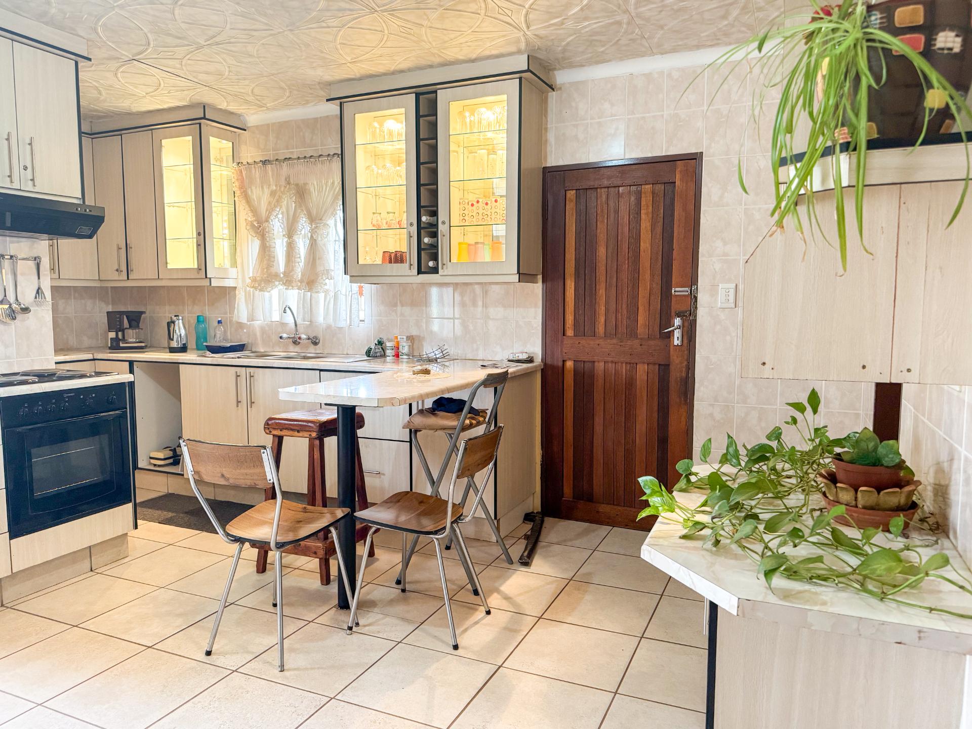 A Small holding Farm with 4 Bedroom Family Home and 5 Chicken Coup For Sale in Zuurbem Westonaria — image 19