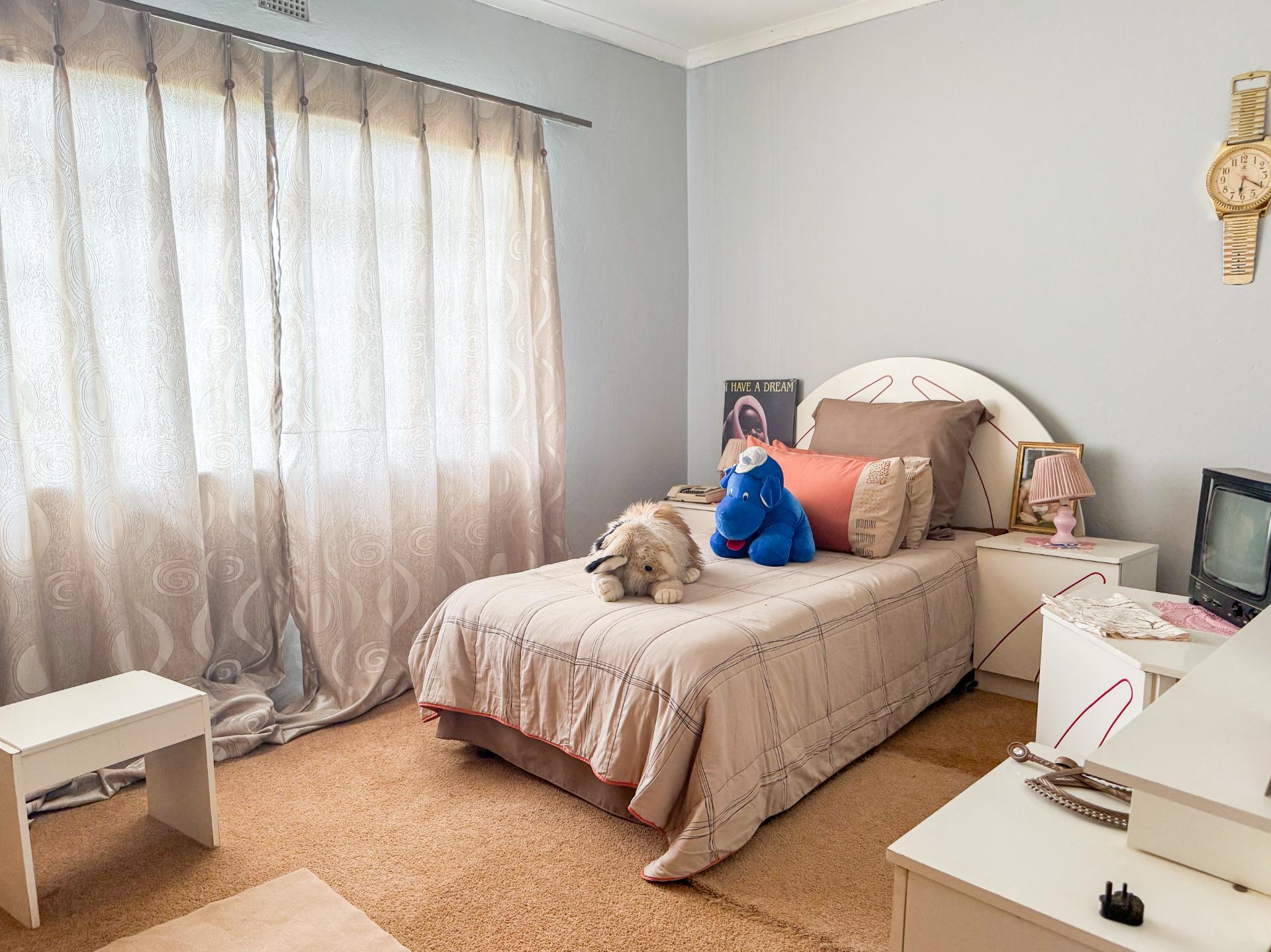 A Small holding Farm with 4 Bedroom Family Home and 5 Chicken Coup For Sale in Zuurbem Westonaria — image 31