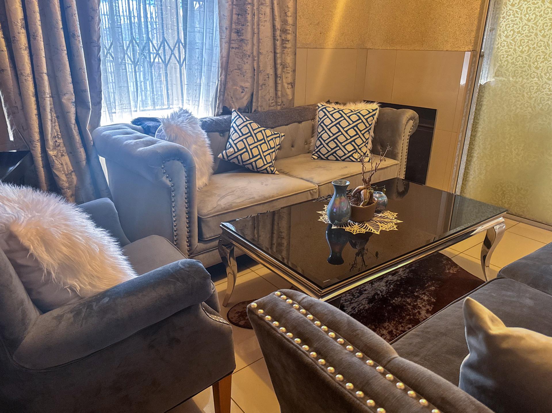 4 Bedroom Family Home with Double Garage and Outside Room For Sale in Hospital View, Kagiso — image 13
