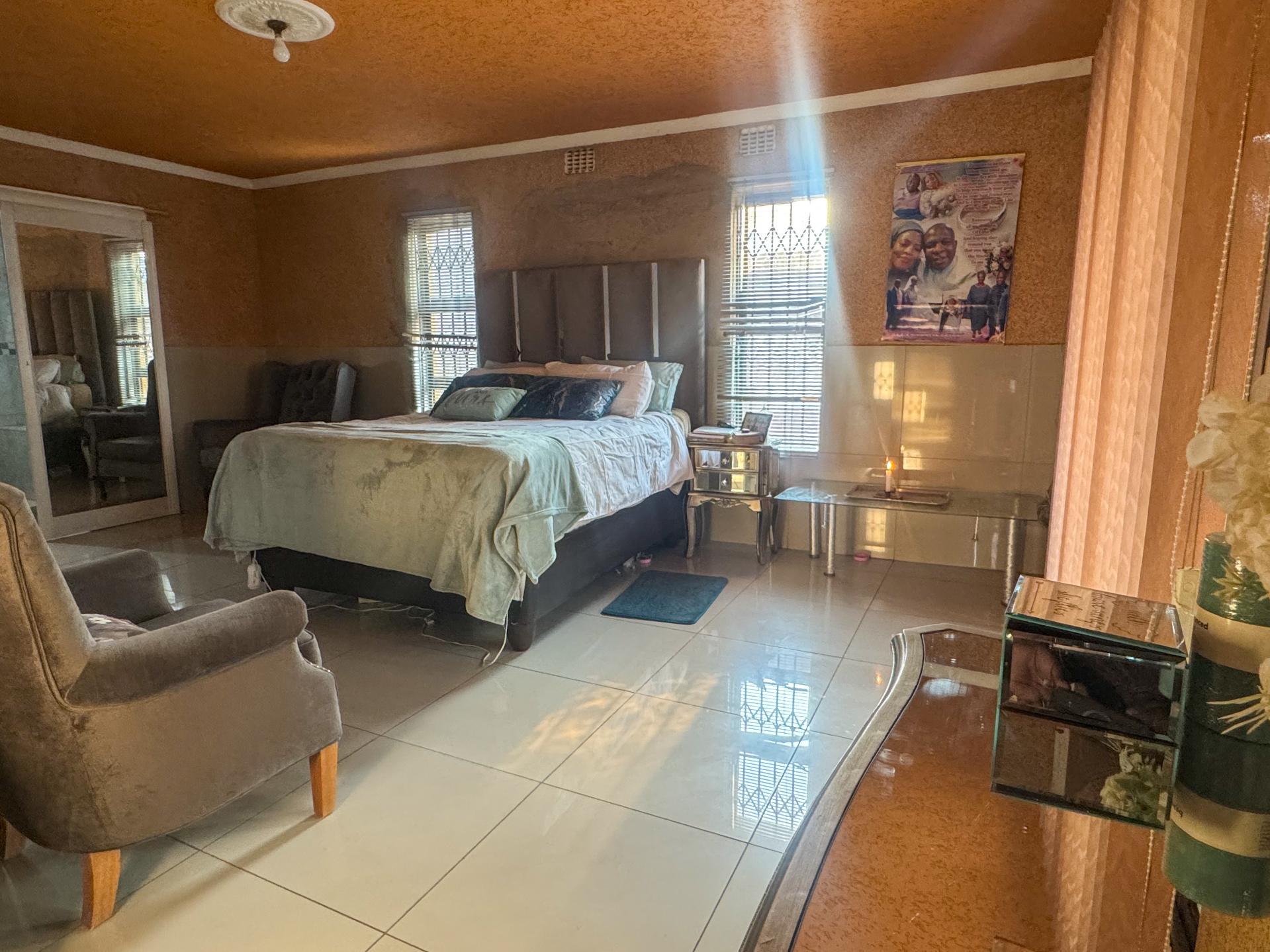 4 Bedroom Family Home with Double Garage and Outside Room For Sale in Hospital View, Kagiso — image 18