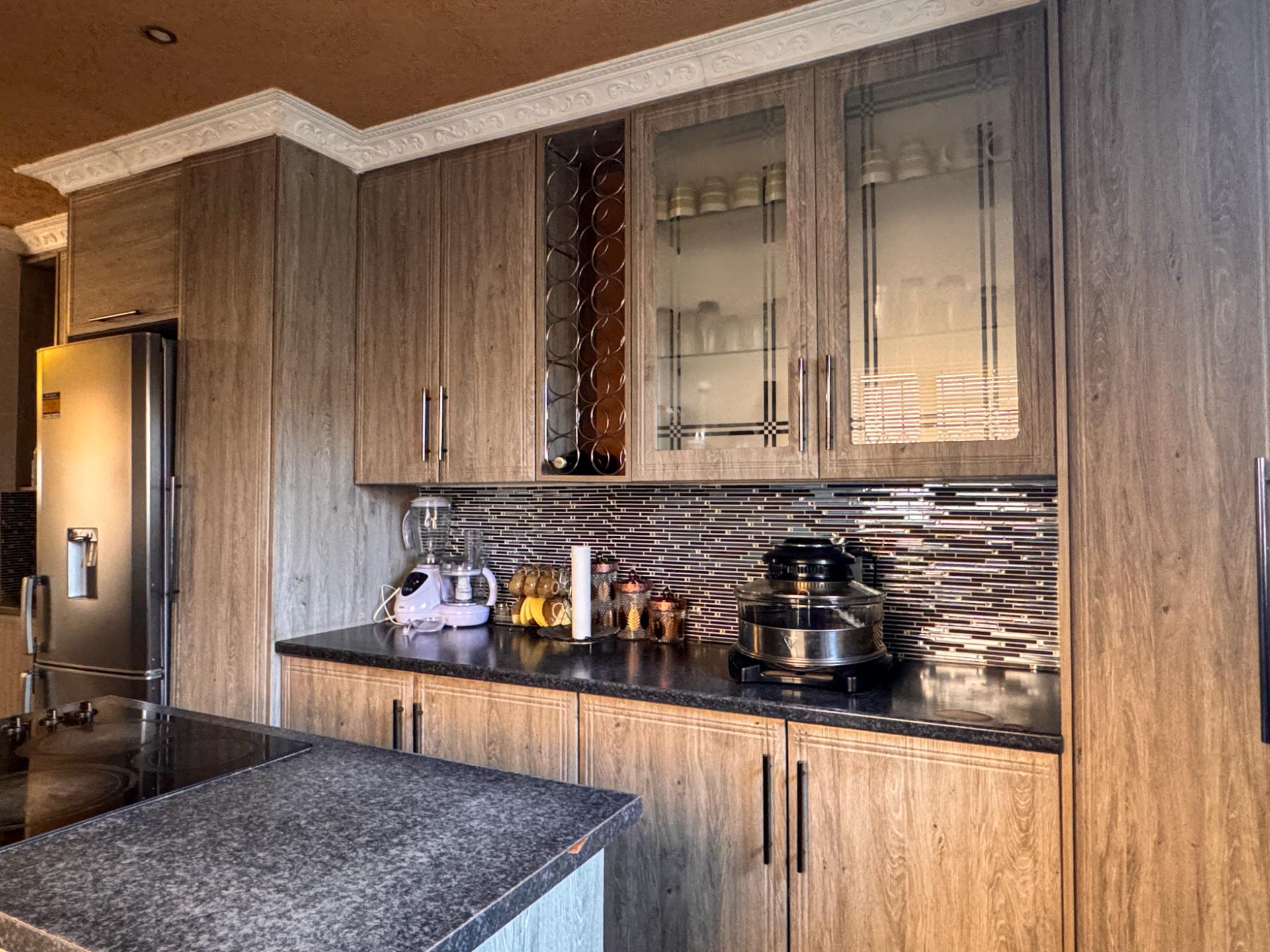 4 Bedroom Family Home with Double Garage and Outside Room For Sale in Hospital View, Kagiso — image 6
