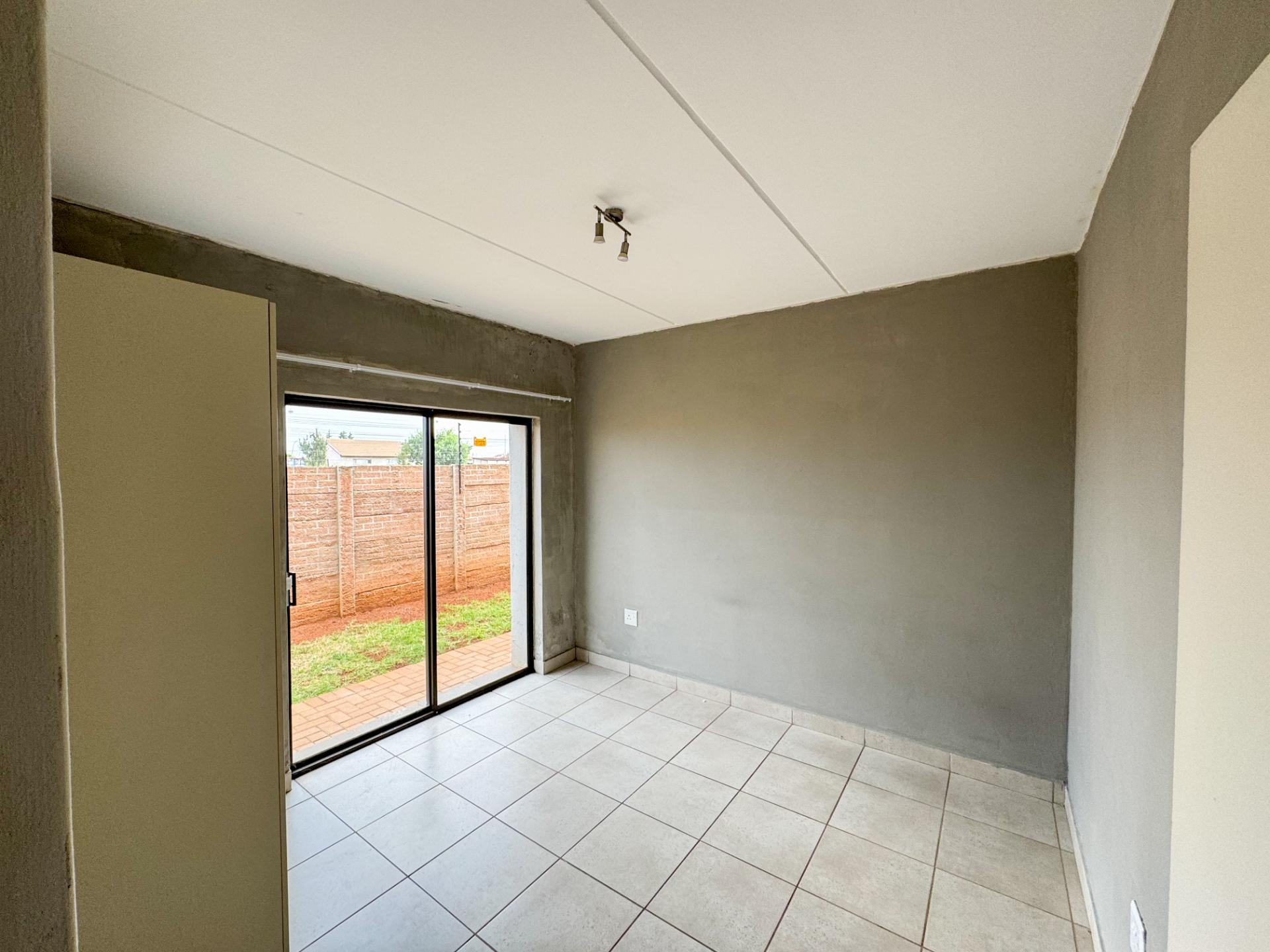 1 Protea Glen — image 9