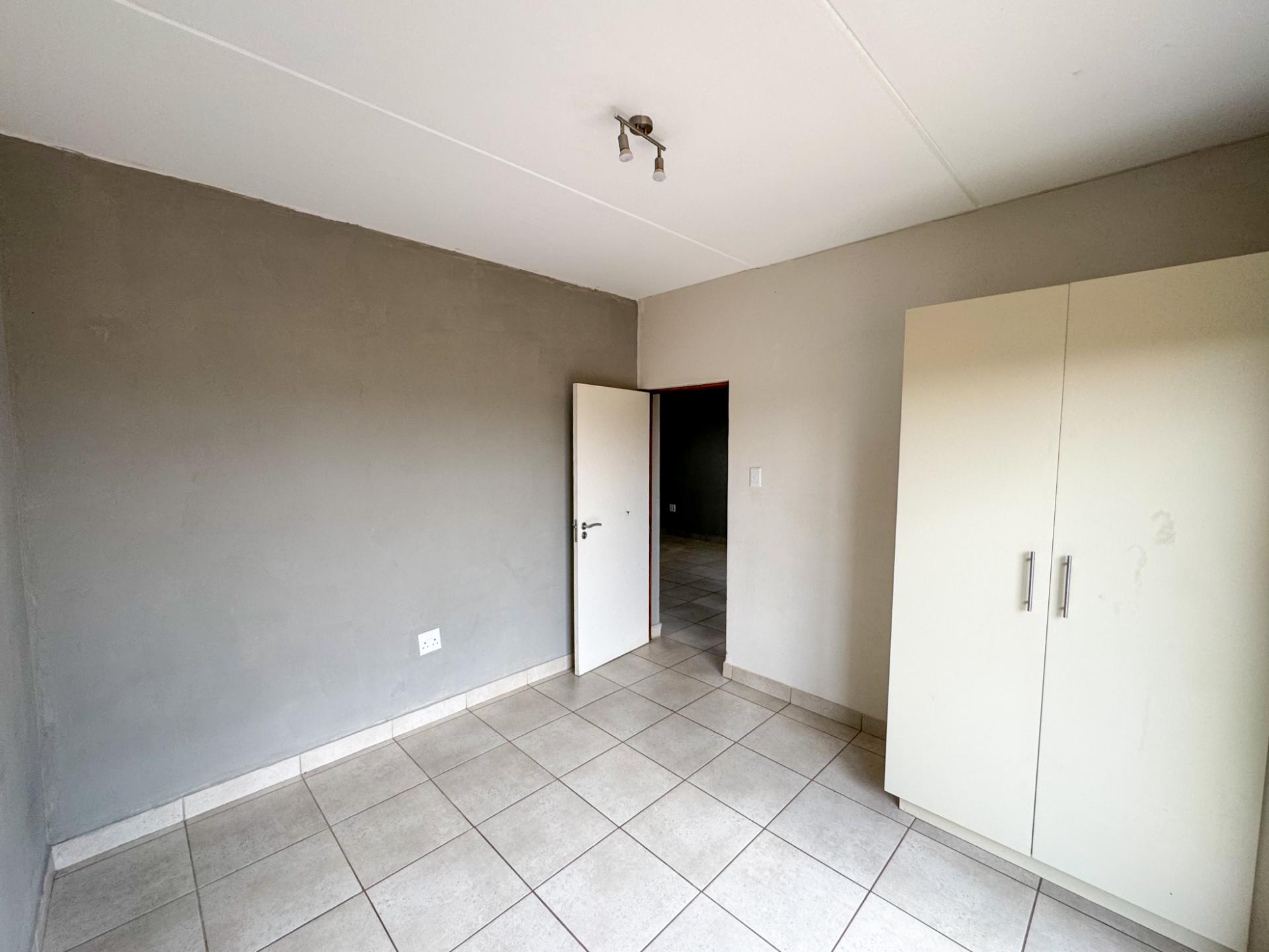 1 Protea Glen — image 8