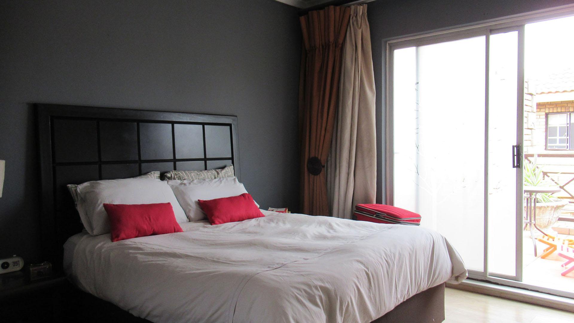 3 Bedroom Townhouse For Sale in Willowbrook, Roodepoort — image 19