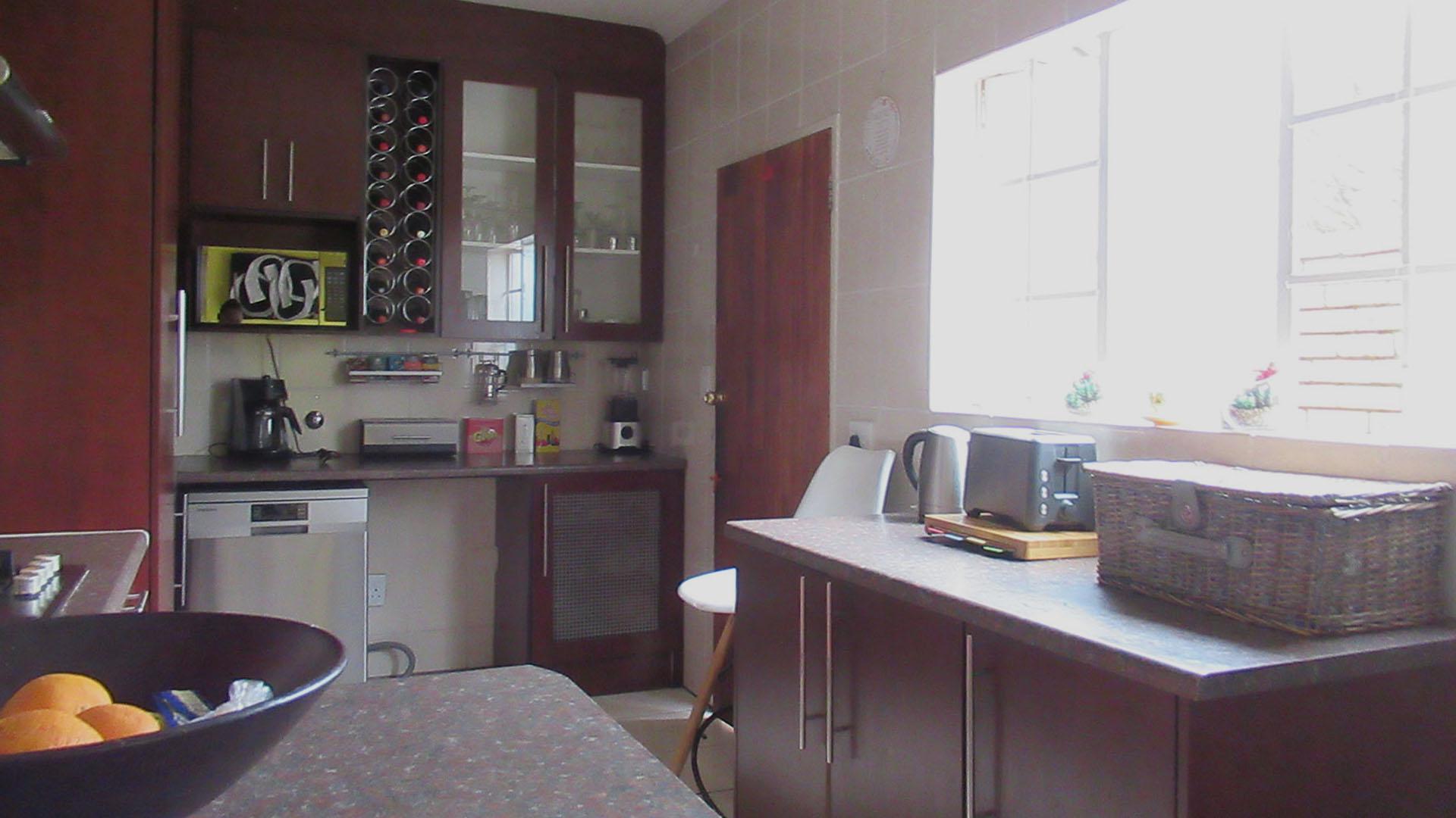 3 Bedroom Townhouse For Sale in Willowbrook, Roodepoort — image 6