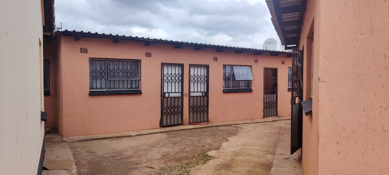 8 Bedroom House For Sale in Protea Glen, Soweto — image 6