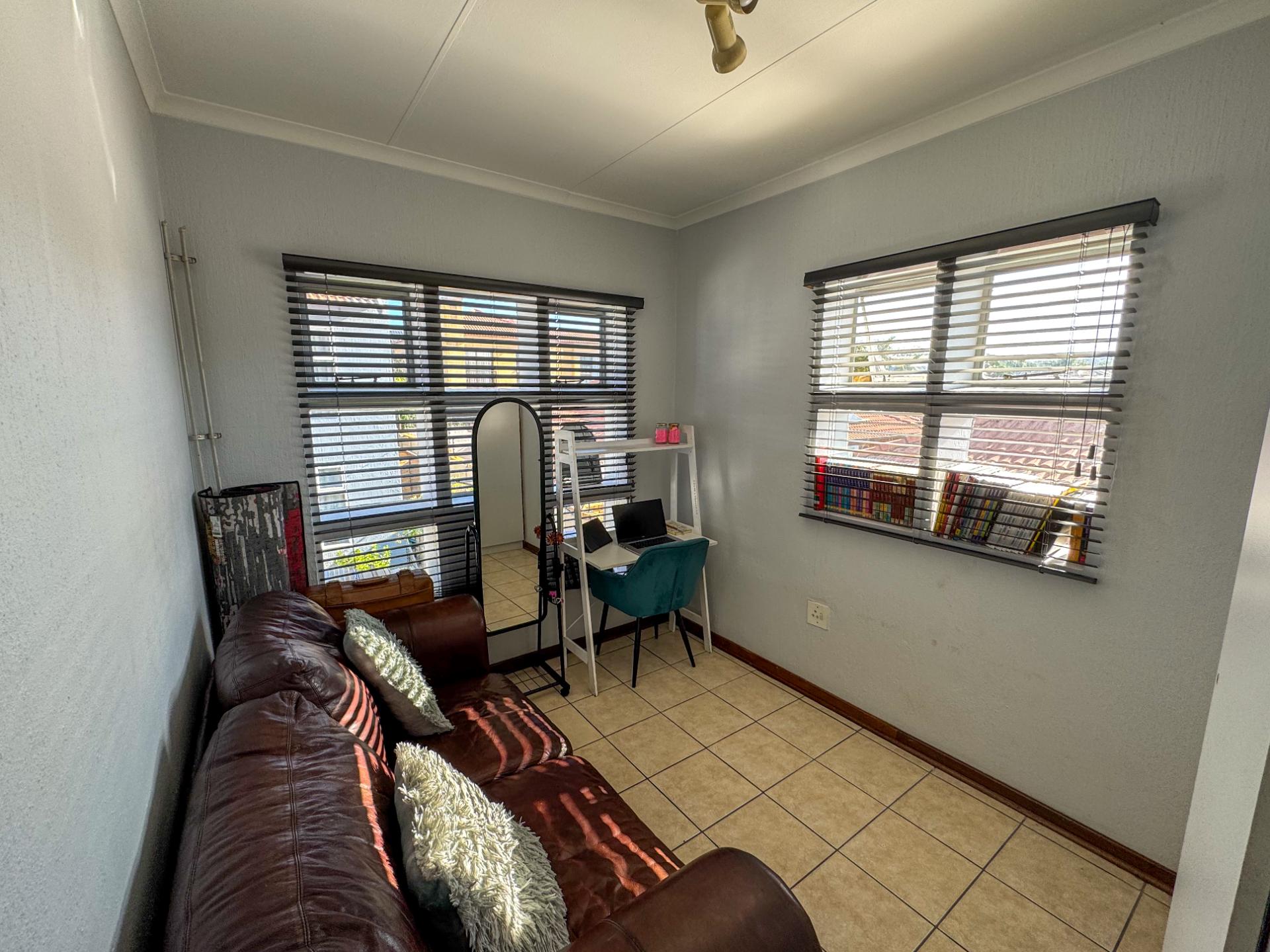 1 Alberton — image 10