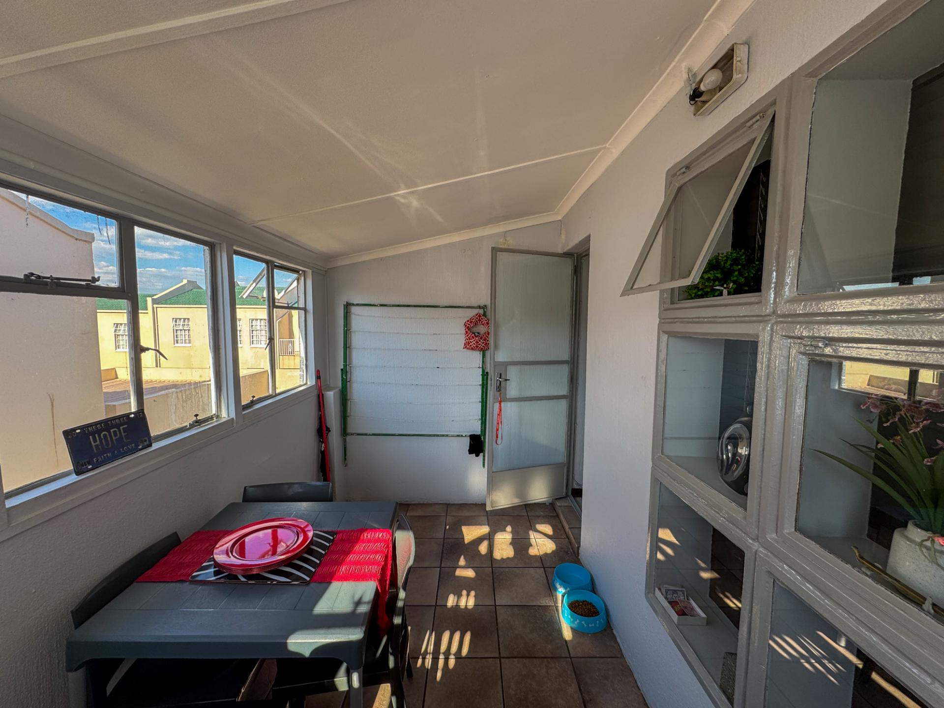 1 Alberton — image 11