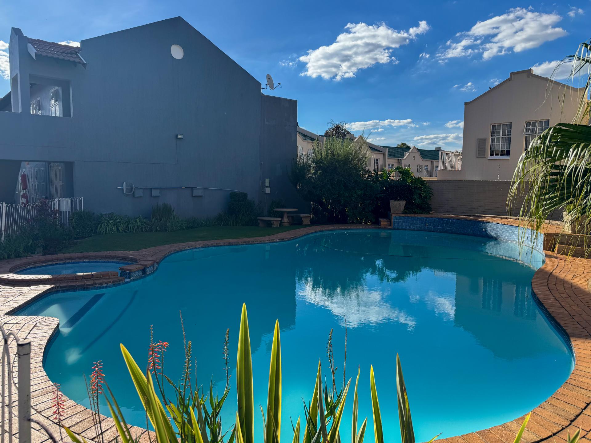 1 Alberton — image 13