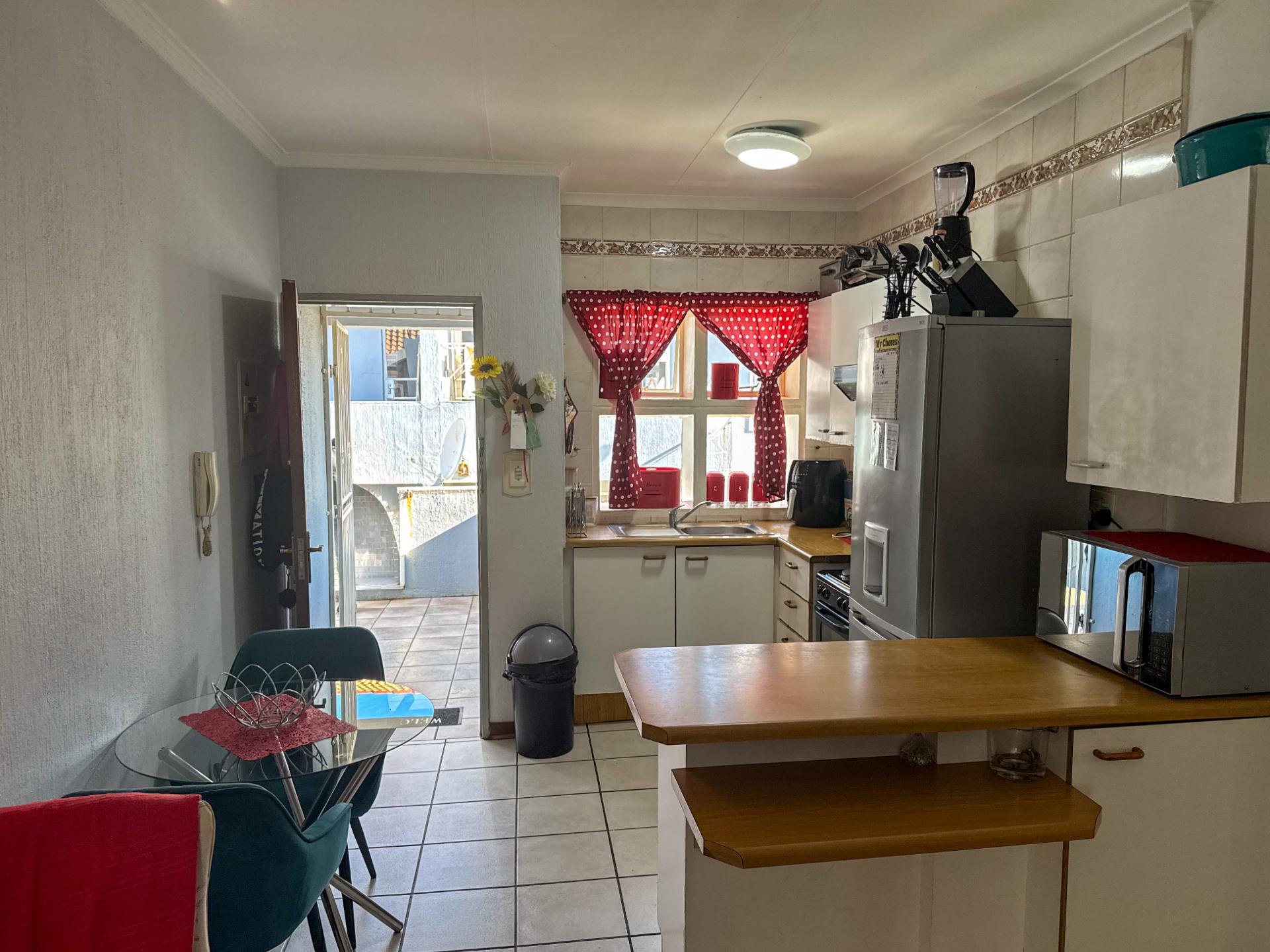 1 Alberton — image 3