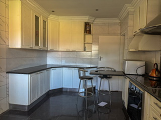 Dual-Income Alberton Home with Pool, Yard & Bachelor Unit — image 7