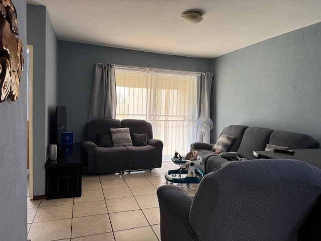 1 Bedroom Apartment / Flat For Sale in Willowbrook, Roodepoort — image 12