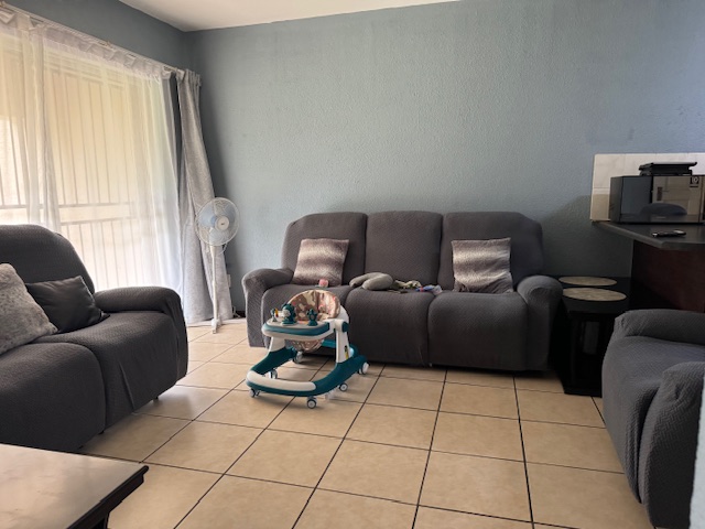 1 Bedroom Apartment / Flat For Sale in Willowbrook, Roodepoort — image 13