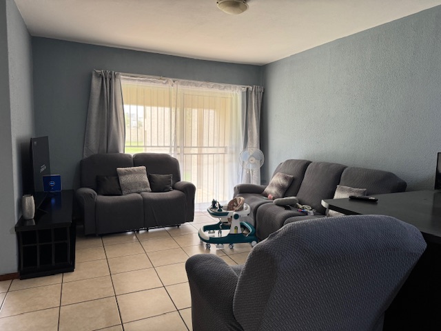 1 Bedroom Apartment / Flat For Sale in Willowbrook, Roodepoort — image 14