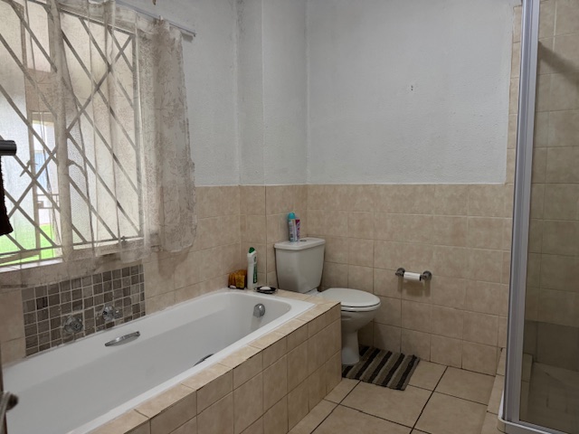 1 Bedroom Apartment / Flat For Sale in Willowbrook, Roodepoort — image 16