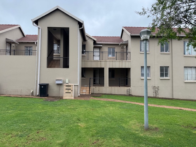 1 Bedroom Apartment / Flat For Sale in Willowbrook, Roodepoort — image 21