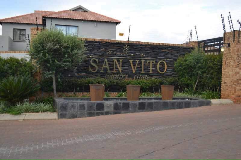 Vacant Land / Plot For Sale in Ruimsig Country Estate, Krugersdorp — image 9