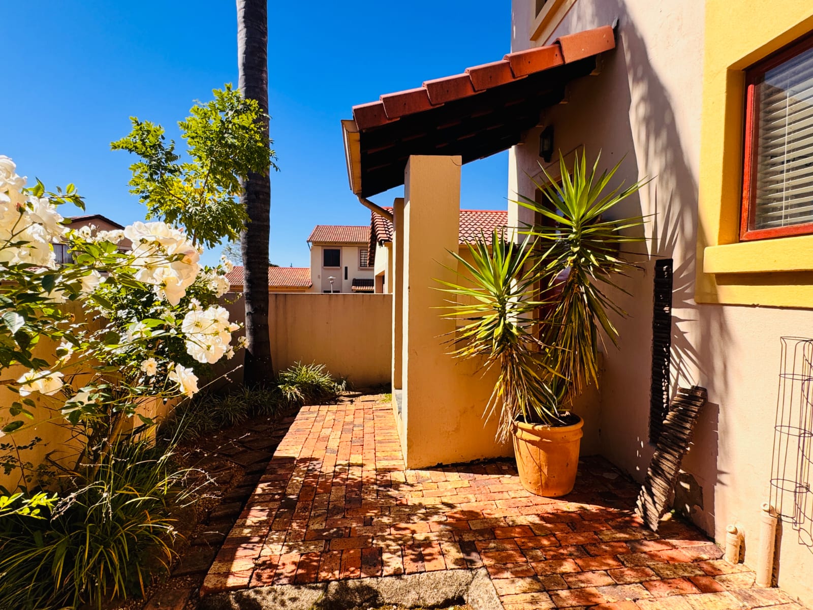 2 Bedroom Duplex For Sale in Willowbrook, Roodepoort — image 3